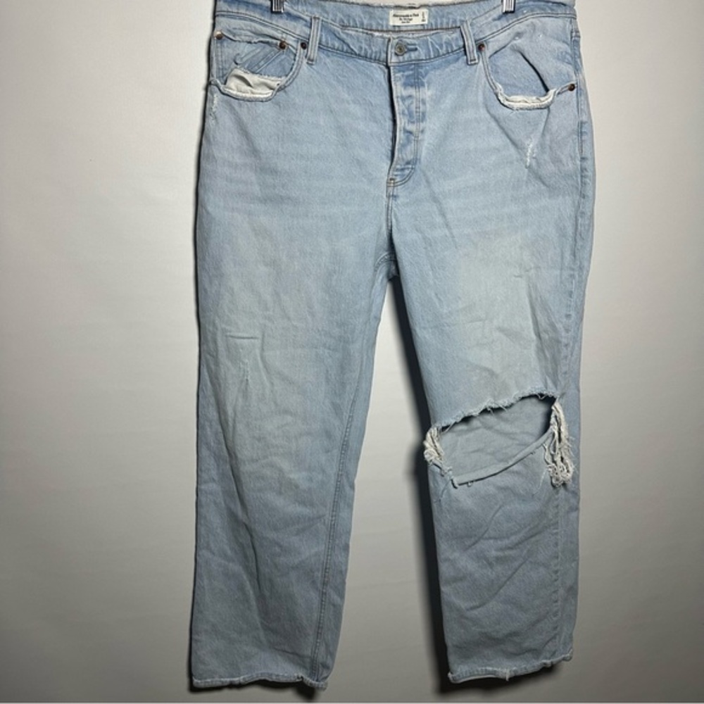 Abercrombie and fitch the 90’s baggy low rise jeans